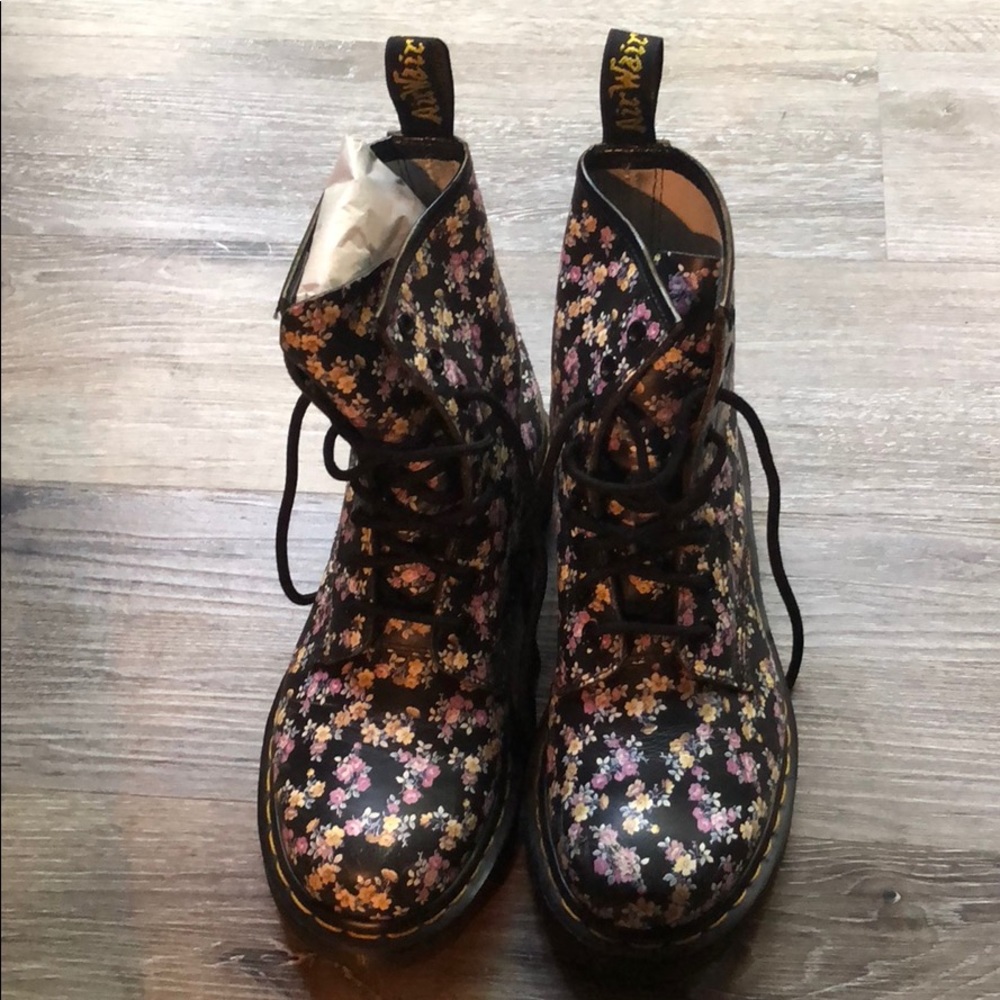Dr. Martens -floral